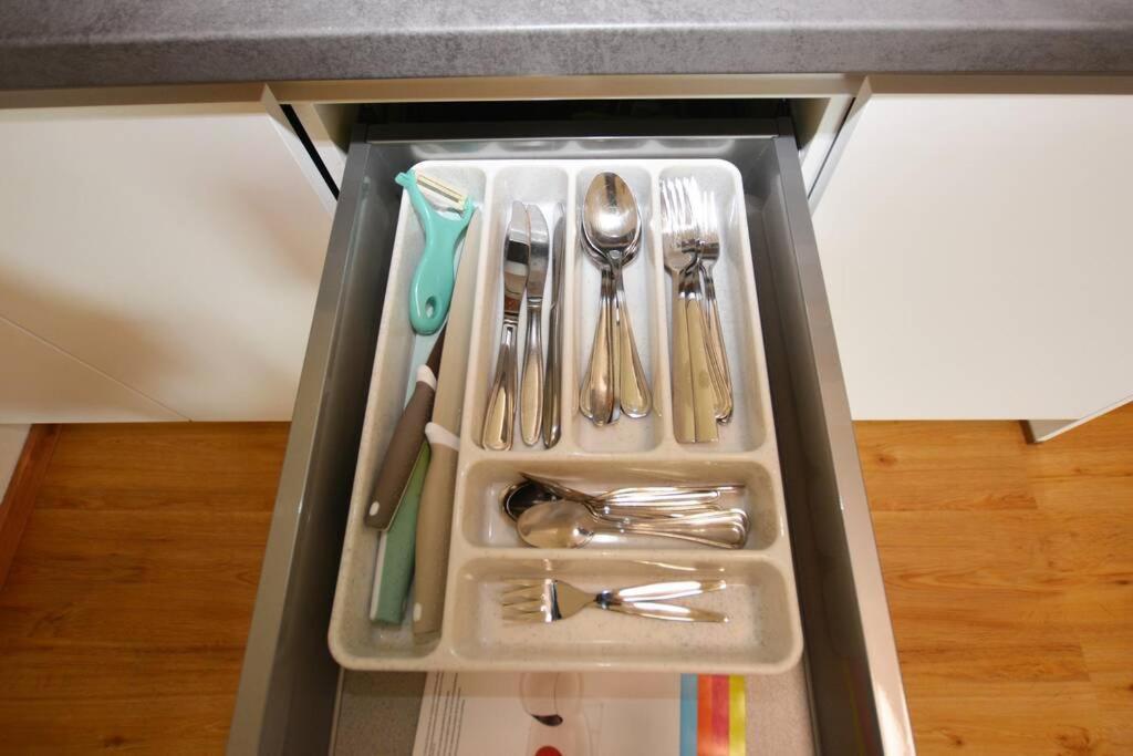 Alpenblick - Modernes Apartment In Ruhelage 빌라흐 외부 사진
