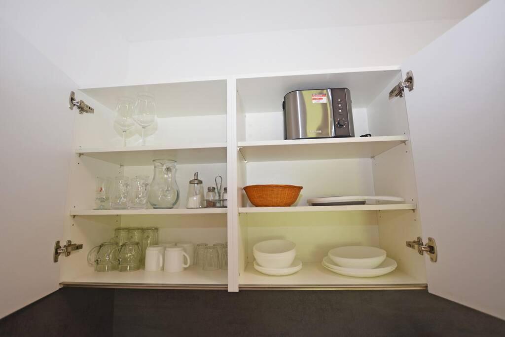 Alpenblick - Modernes Apartment In Ruhelage 빌라흐 외부 사진